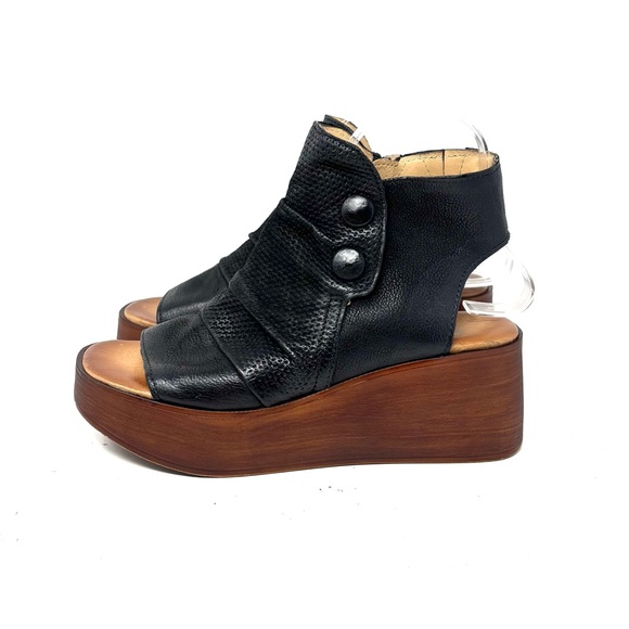 Miz Mooz Sandals - Picture 1 of 8